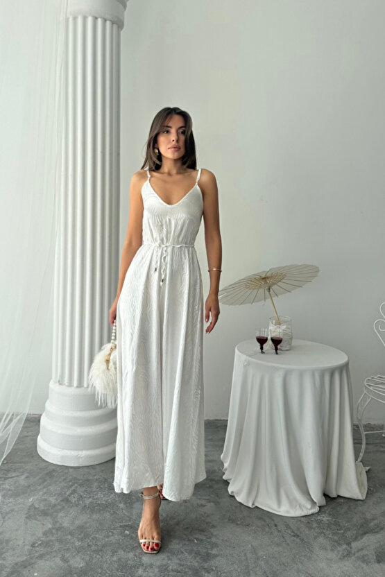 Gökyüzü Moda JAKAR SATEN DEGAJE ASKILI ELBİSE İP KEMERLİ - Beyaz