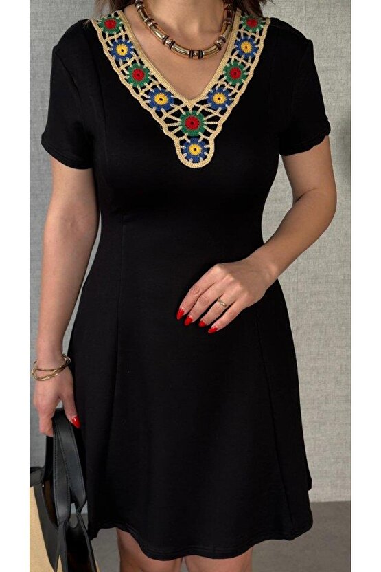 Kadın Penye Kumaş Çiçek Desenli Nakışlı Elbise