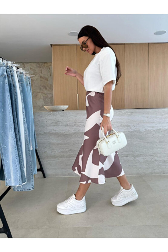 Gökyüzü Moda Kadın Kısa Kollu Bisiklet Yaka Viskon Bluz Ve Desenli Süprem Etek Ikili Takım