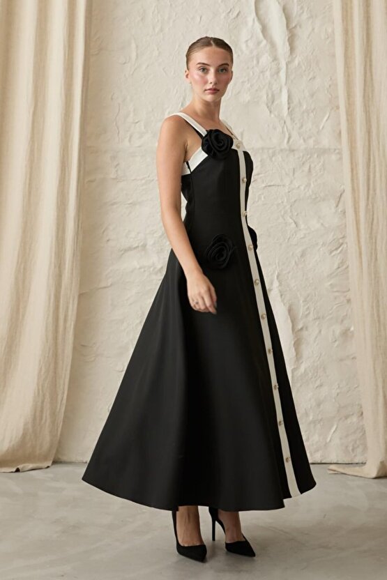 Gökyüzü Moda Siyah Güllü Askılı Elbise