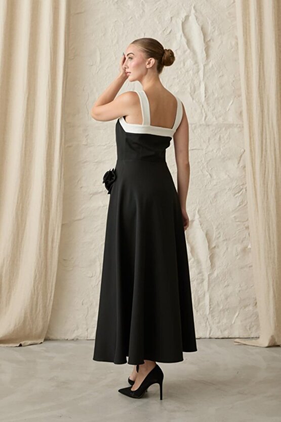 Gökyüzü Moda Siyah Güllü Askılı Elbise