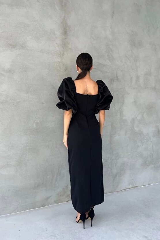 Siyah İşlemeli Kolu Garnili Elbise