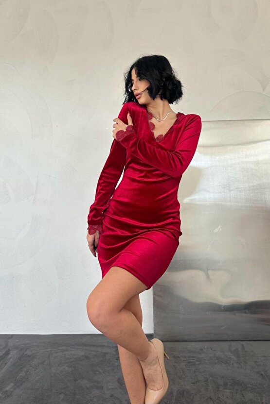 Gökyüzü Moda Kırmızı Yaka Ve Kol Dantelli Mini Elbise