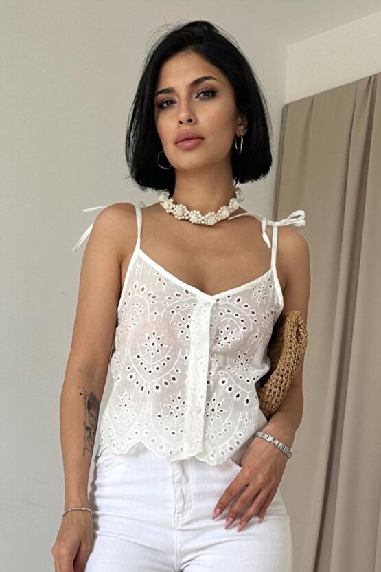 Zarif Beyaz Brode Bluz