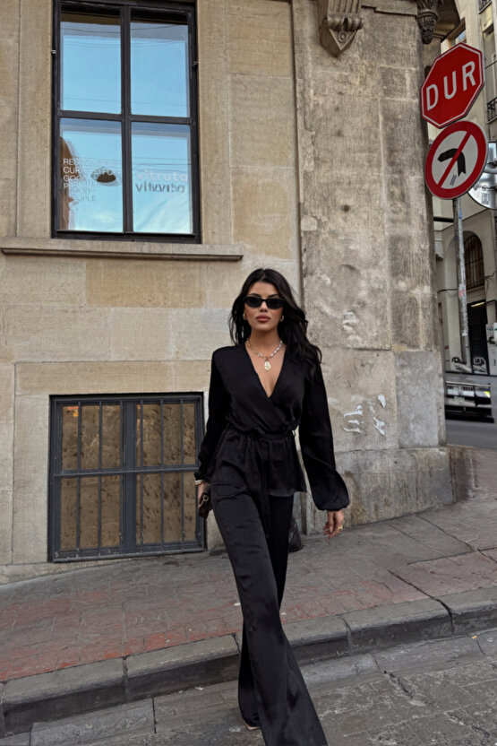 Gökyüzü Moda SATEN KRUVAZE BAĞLAMALI BLUZ- PANTOLON TAKIM - Siyah