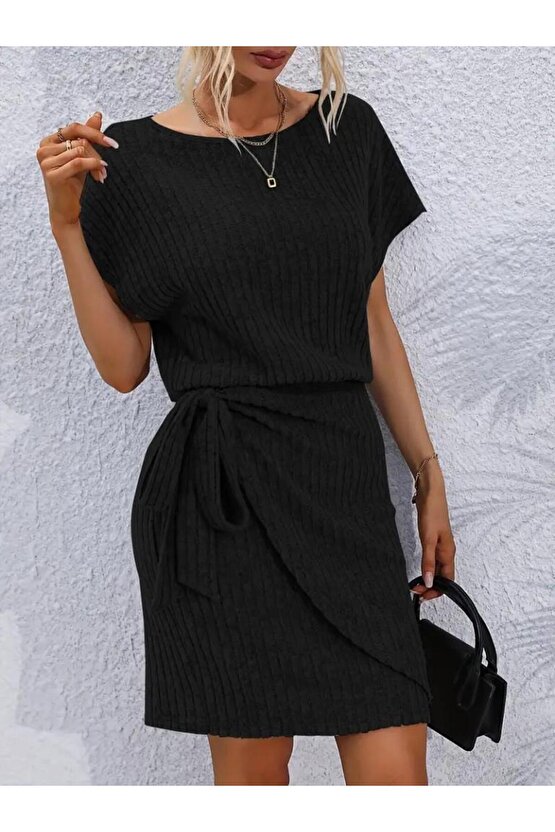Kadın Kısa Kollu Yakası Açık Belden Lastikli Yandan Bağlamalı Kalın Fitilli Kaşkorse Elbise