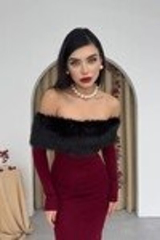 Gökyüzü Moda Bestia Straplez Tüy Detaylı Elbise