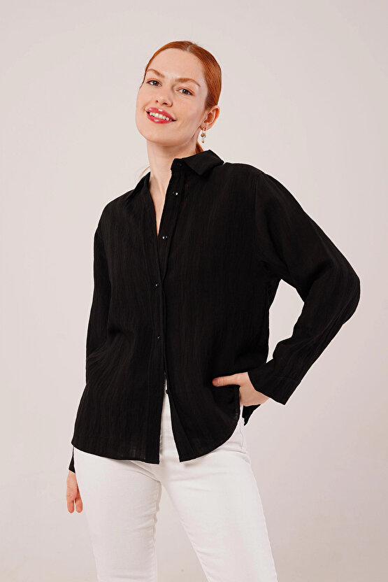 Düğmeli Ve Çizgi Detaylı iyah Gömlek