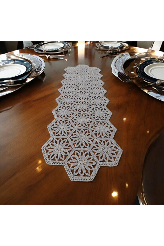 Fransız Dantel Yıldız Model 5 li, Masa Üzerine Runner İşlemeli Dantel (115X35CM