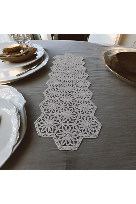 Fransız Dantel Yıldız Model 5 li, Masa Üzerine Runner İşlemeli Dantel (115X35CM