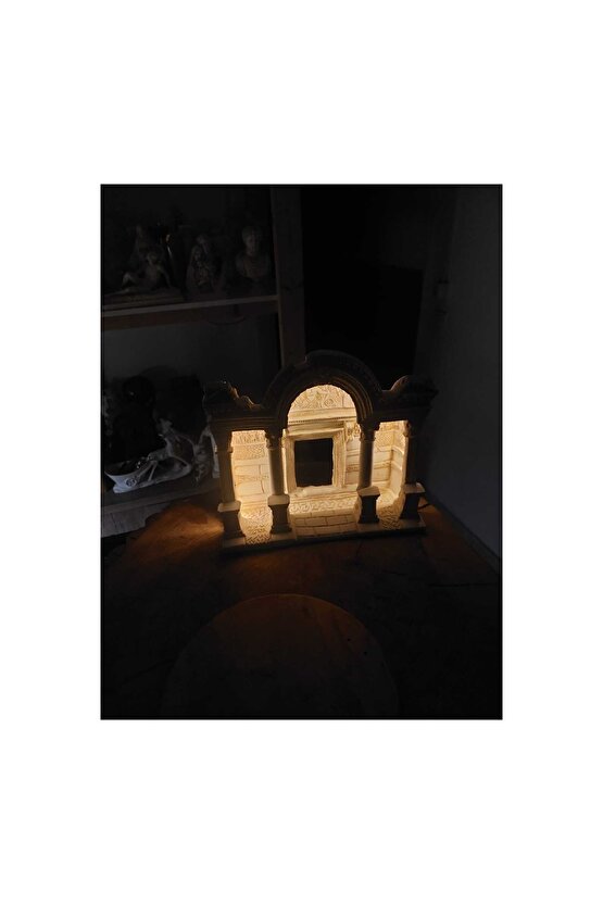 LED Işıklı, Hadrian Tapınağı Figürü