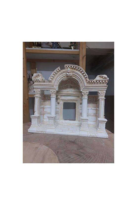 LED Işıklı, Hadrian Tapınağı Figürü