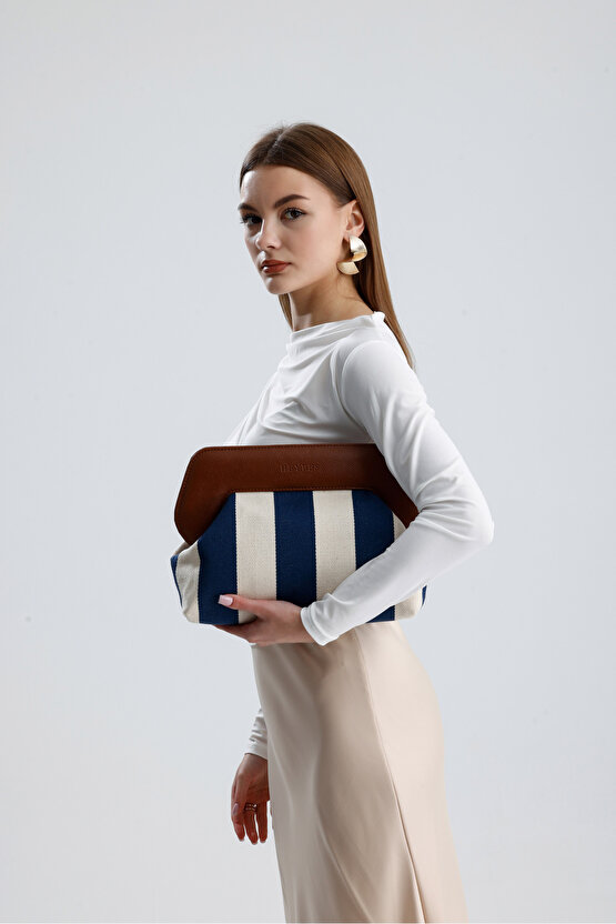 Heybes Kadın Lacivert Çizgi Desenli Kanvas Clutch El Çantası