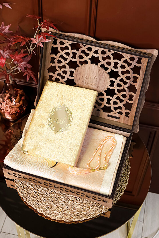 Kuran Seti Rahleli Ahşap Kuran Standı Kadife Kuran İnci Tesbih Seccade Seti