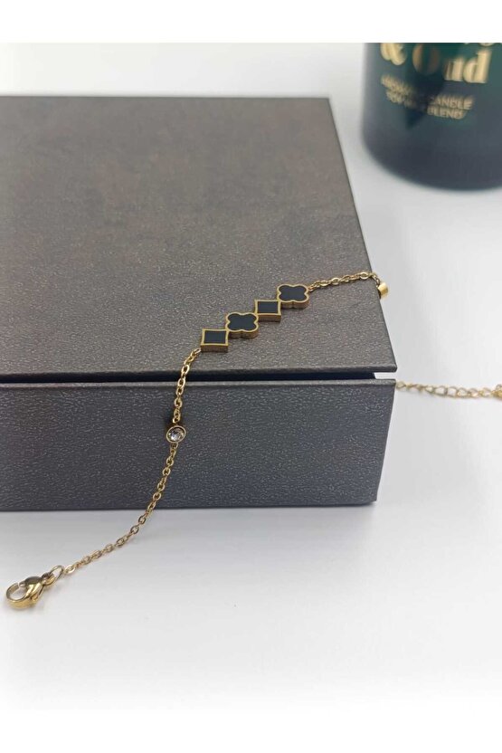 Siyah Yonca Detaylı Çelik Bileklik