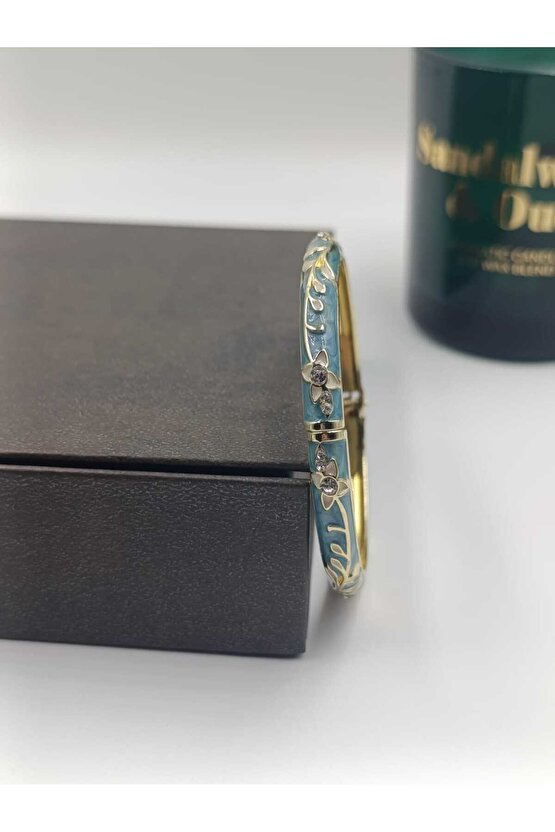 Mineli Çiçek İşlemeli Çelik Bilezik