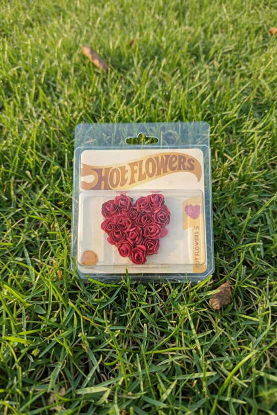 Hot Flowers Sevgililer GünüYıl Dönümü İçin Farklı Hediye Kalpli Kırmızı Gül Buketi