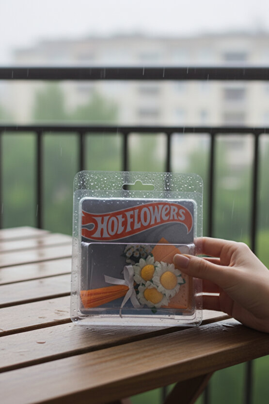 Hot Flowers Nadir Kır Çiçeği Temalı Minik Buket