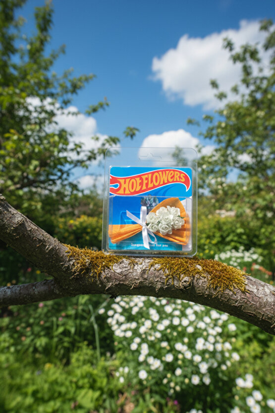 Hot Flowers Koleksiyonluk Şık Hediye Beyaz Gül Aranjmanı