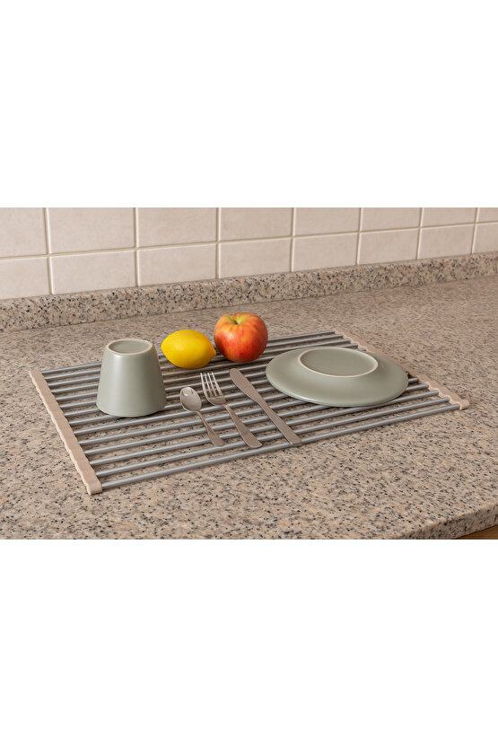 Katlanabilir Bulaşık Kurutma Matı – Silikon Uçlu Alüminyum 52x31 cm, Çok Amaçlı Mutfak Yardımcısı
