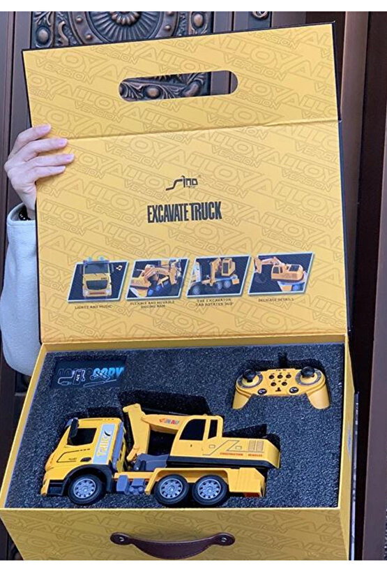 Oyuncak 2.4GHz Fıll Fonksiyon Uzaktan Kumandalı 1:12 Ölçek Işıklı ve Sesli Şarjlı Kepçe İnşaat Aracı