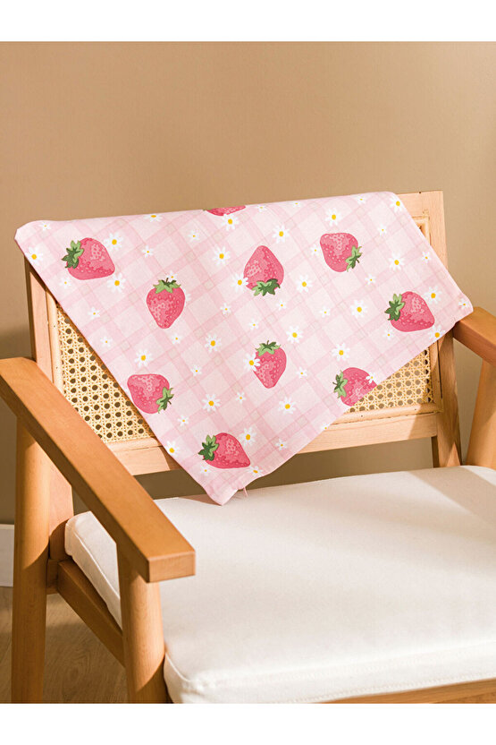 LCW Çilek Baskılı Kırlent Kılıfı 45x45 Cm