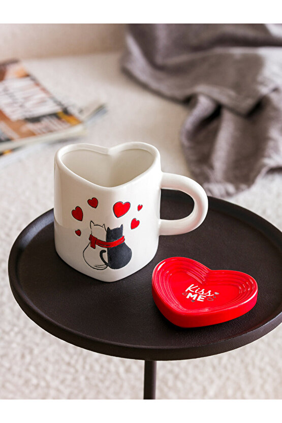 Kalp Figürlü Sevgililer Günü Seramik Kupa Hediyelik Kupa 400 Ml