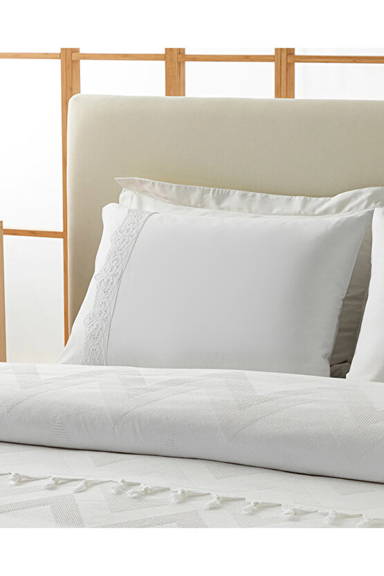 Leona Pamuklu Jakarlı Çift Kişilik Pike Beyaz