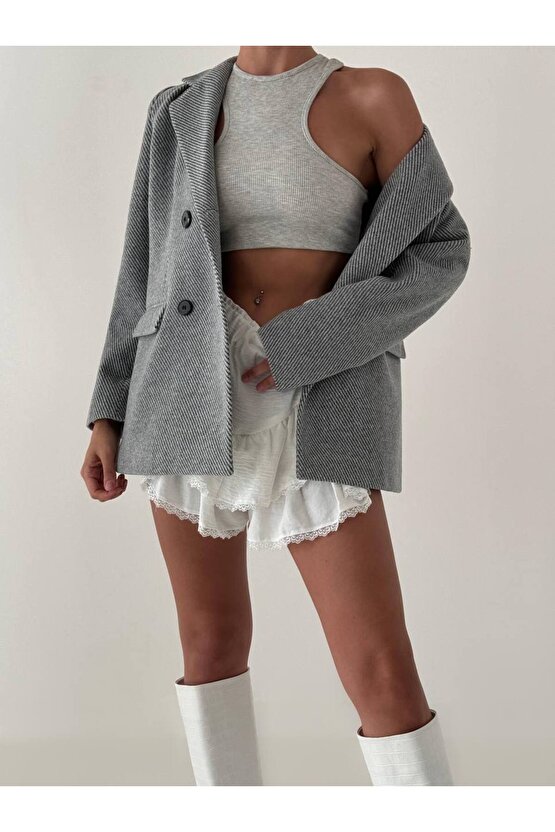 Balık Sırtı Desenli Astarlı Düğmeli Gri Kaşe Kumaş Kısa Boy Kaban