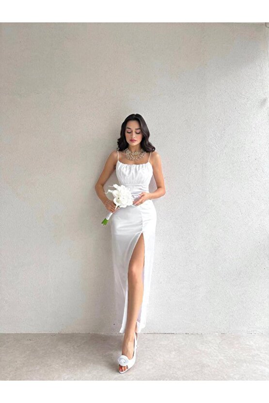 YIRTMAÇ DETAYLI ASKILI SATEN ELBİSE