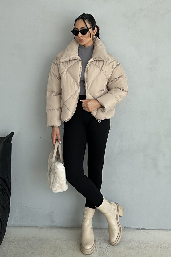 Kadın Bej Oversize Şişme Mont - Baklava Desenli