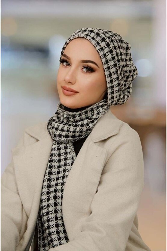 Siyah Beyaz Ekoseli Tesettür Bere