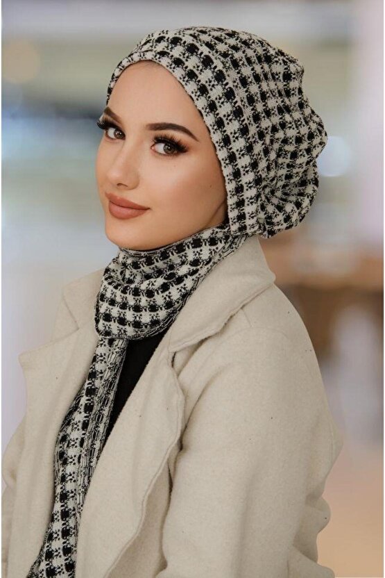 Siyah Beyaz Ekoseli Tesettür Bere