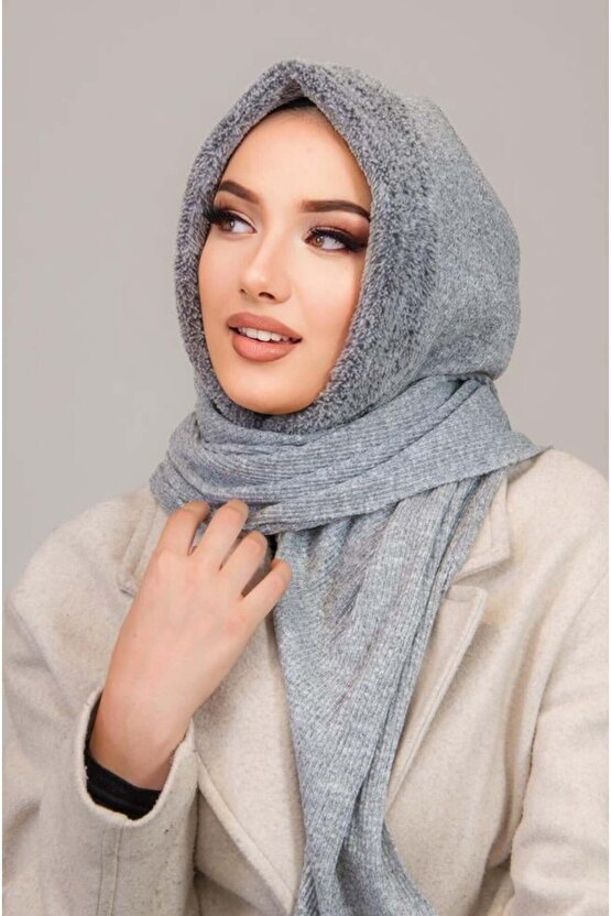 Gri Kürk Kapüşonlu Çıtçıtlı Şal