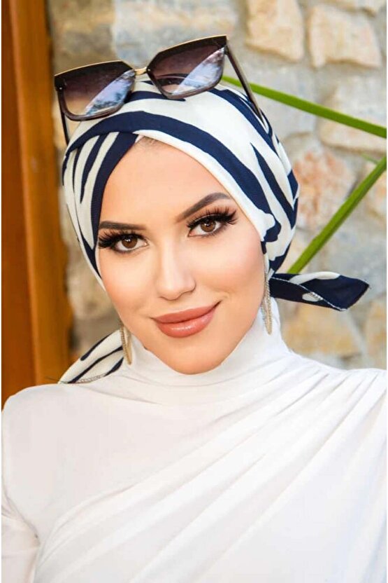 Lacivert Beyaz Zebra Desenli Çapraz Bone