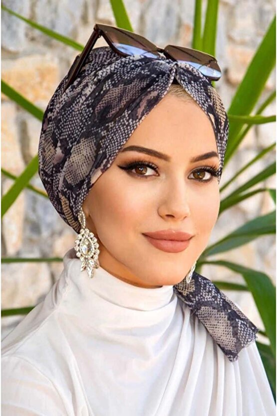 Gri Yılan Derisi Desen Tül Tokalı Bone