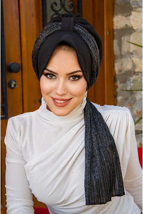 Siyah Pilise Fularlı Şapkalı Bone