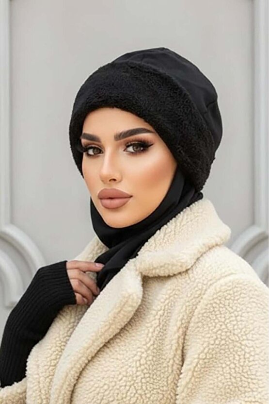 Siyah Kürk Aksesuarlı Tesettür Bere