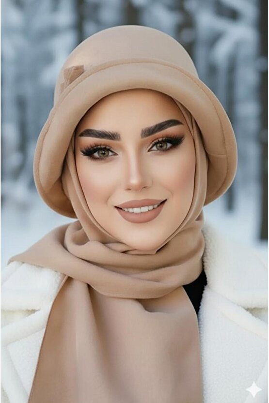 Bej Aksesuarlı Atkılı Vintage Şapka