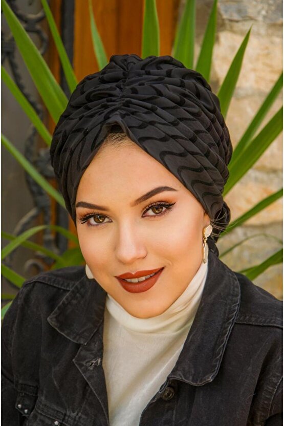 Siyah Desen Tül Tokalı Bone