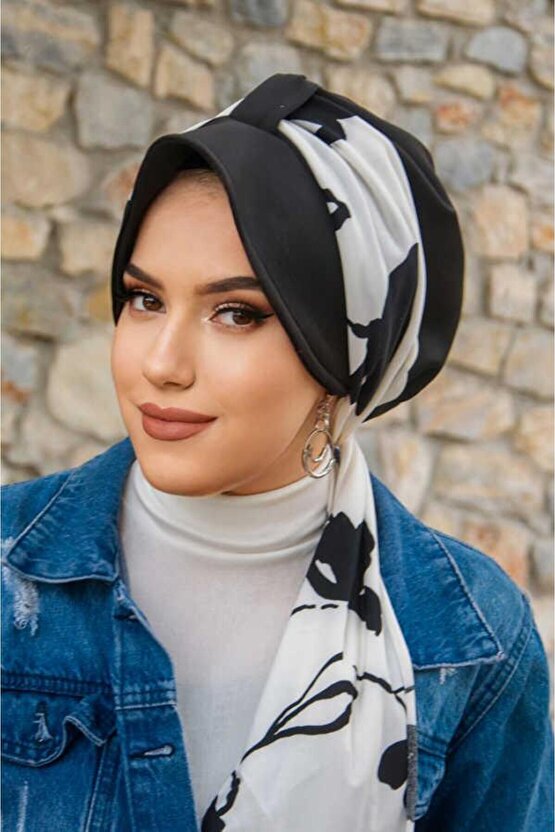 Siyah Beyaz Çiçek Desenli Şapka Bone
