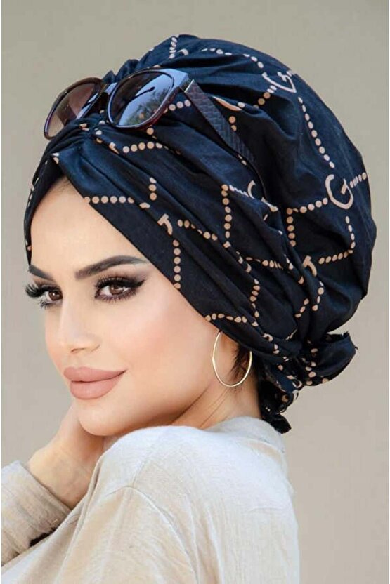 Siyah Marka Desenli Tokalı Bone