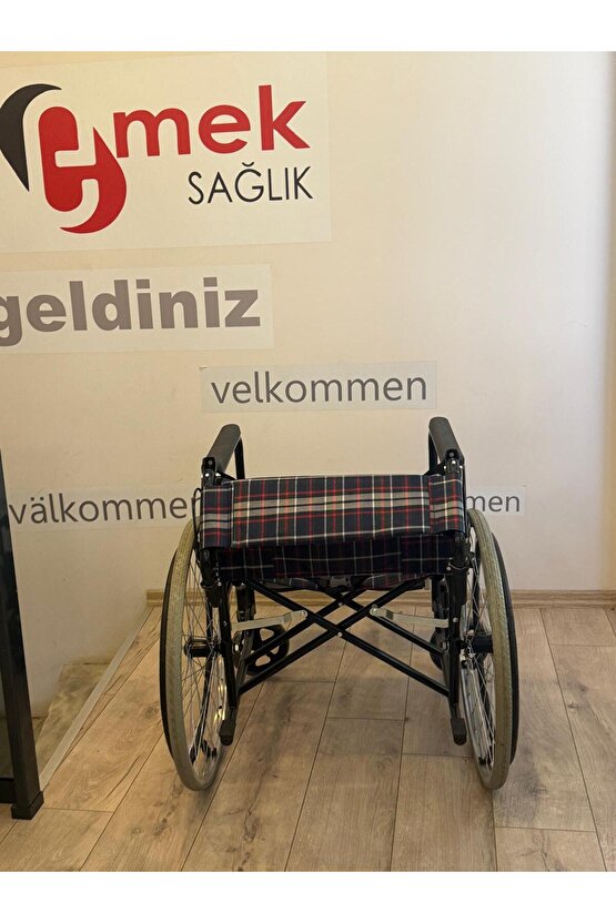 KOLAY MANEVRA KABİLİYETİNE SAHİP TEKERLEKLİ SANDALYE
