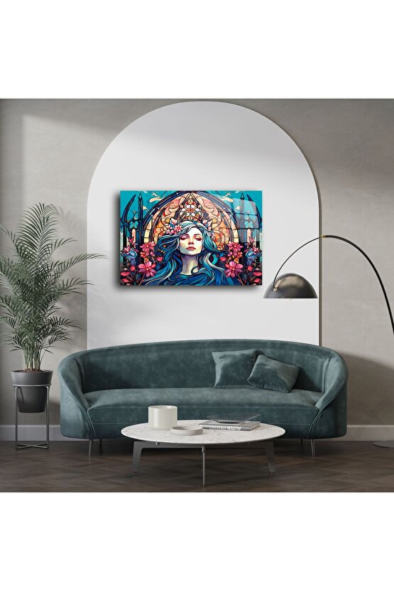 Taçlı Kadın ve Çiçeklerle Gotik Vitray Duvar Sanatı