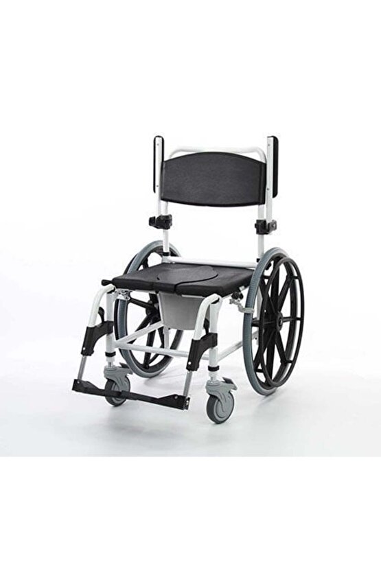 Evde Dışarda Klozete Giren Tekerlekli Sandalye