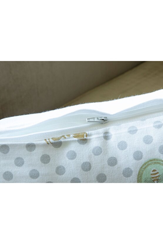 Bee Baskılı Kırlent Kılıfı 40x40 Cm Beyaz-yeşil-altın