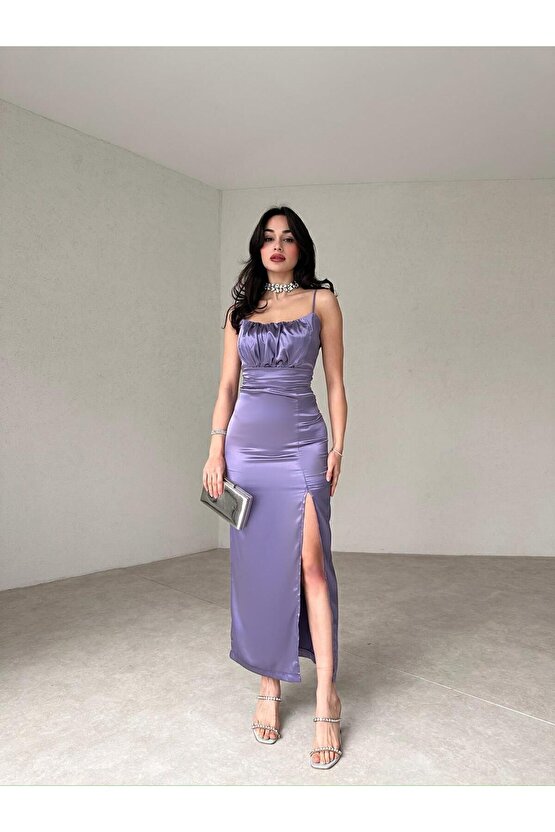 YIRTMAÇ DETAYLI ASKILI SATEN ELBİSE