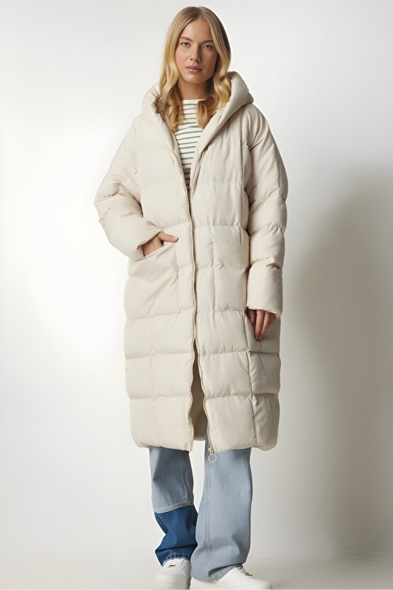 Kadın Oversize Uzun Kapüşonlu Şişme Mont – Bej