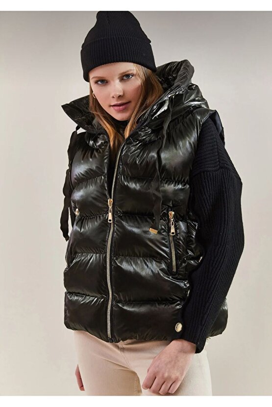 Gold Fermuarlı Kapüşonlu Siyah Şişme Yelek