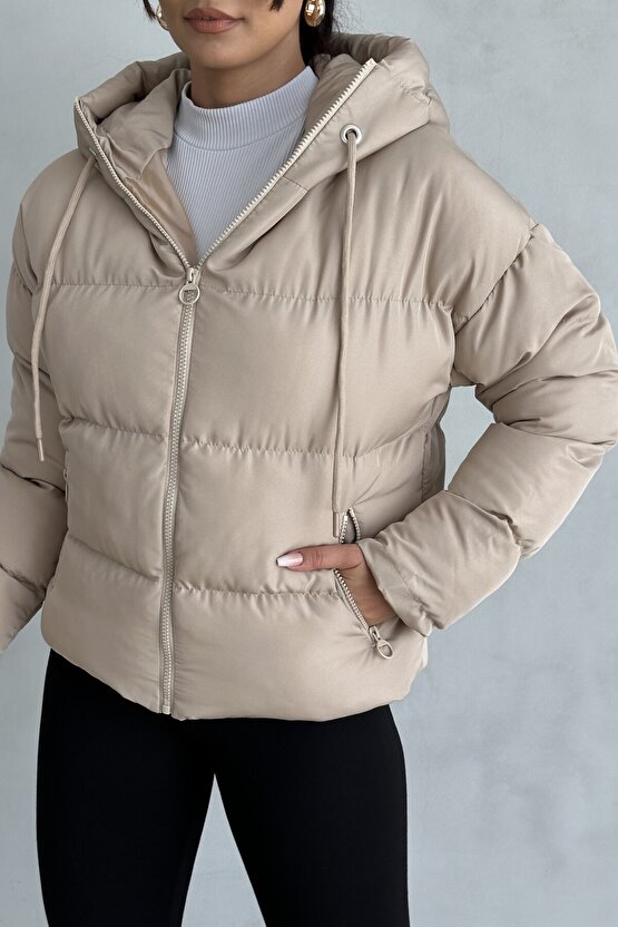 Kadın Kapüşonlu Şişme Mont - Yakası Bağcıklı